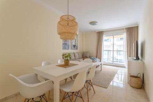 Apartamento Oleholidays Avenida Espa�a Centro Estepona 50 M. Playa