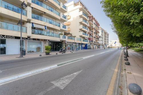 Apartamento Oleholidays Avenida Espa�a Centro Estepona 50 M. Playa