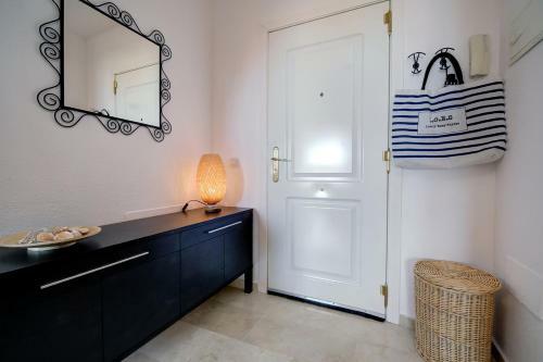 Apartment With Scenic Views Pa 6-10
