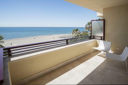 Front Line Beach Apartment Costa Del Sol