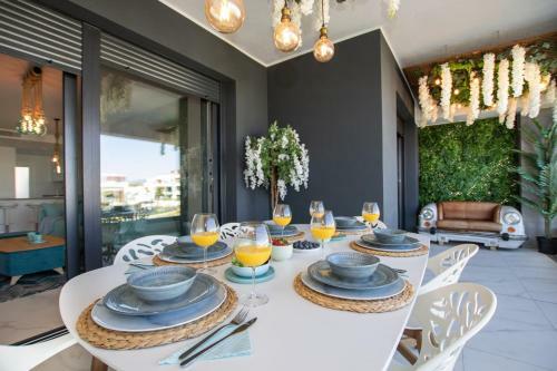 Luxury And Modern Apartment With Zen Ambience