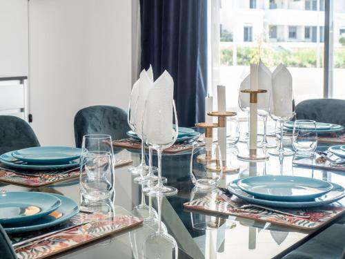 2313-amazing New Luxury Apartment With Three Bedrooms