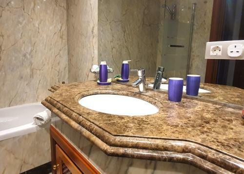 Luxurious Two Bedroom Apartment In Mar Azul, Estepona