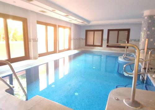 Luxurious Two Bedroom Apartment In Mar Azul, Estepona