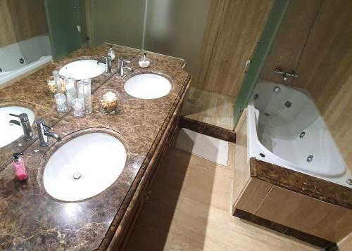 Luxurious Two Bedroom Apartment In Mar Azul, Estepona