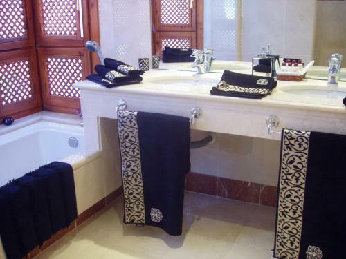 Menara Beach Penthouse Apartment