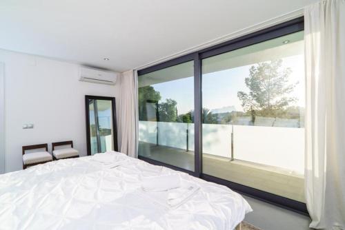 Fanadix Villa Sleeps 8 Pool Air Con Wifi T802277