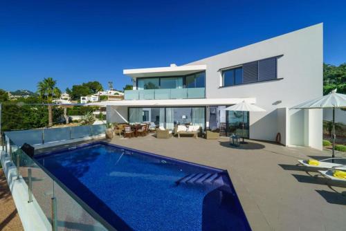 Fanadix Villa Sleeps 8 Pool Air Con Wifi T802277