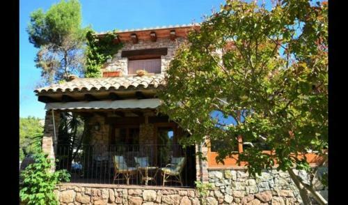 Falset Villa Sleeps 6 With Pool And Air Con