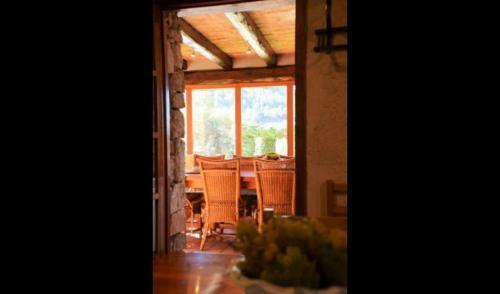 Falset Villa Sleeps 6 With Pool And Air Con