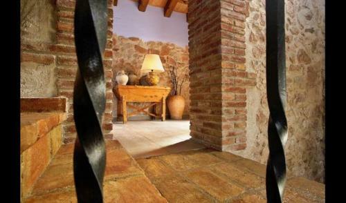 Villa In Falset Sleeps 6 With Pool