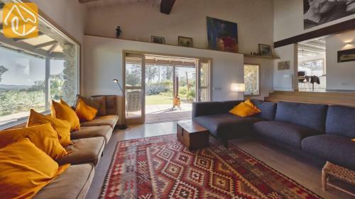Foixa Villa Sleeps 10 Pool Air Con Wifi