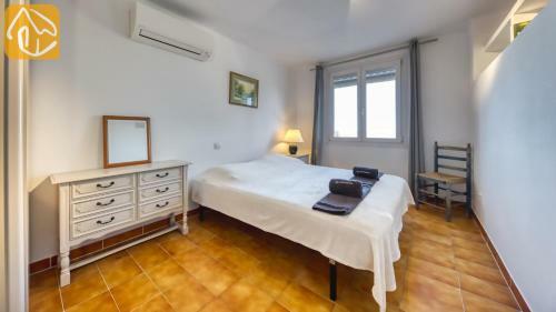 Foixa Villa Sleeps 10 Pool Air Con Wifi