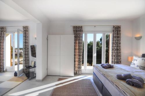 Luxury 6 Bedroom Peaceful Oasis, Mallorca Villa 1001