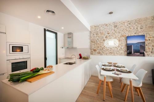 R32 Boutique Apartments