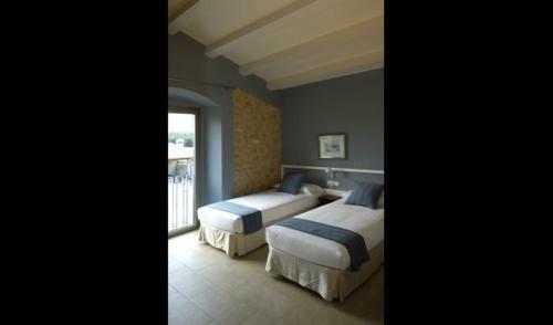 Fontcoberta Villa Sleeps 22 With Pool And Air Con