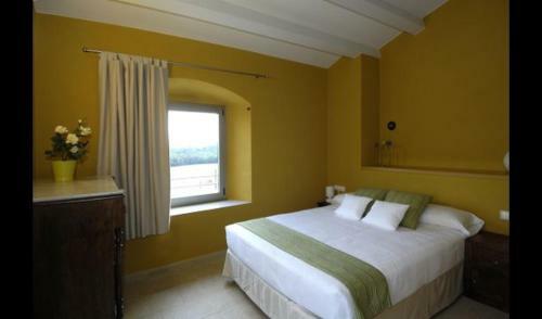 Fontcoberta Villa Sleeps 22 With Pool And Air Con