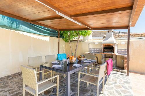 Foyes Blanques Holiday Home Sleeps 9 With Pool And Wifi