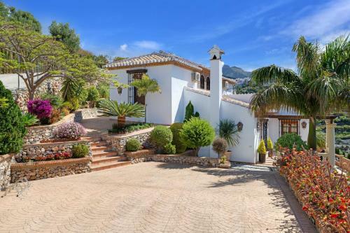 Frigiliana Villa Sleeps 6 Pool Air Con Wifi