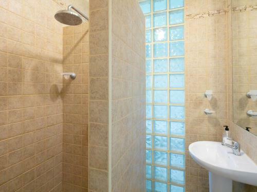 Fuengirola Villa Sleeps 14 With Pool Air Con And Wifi