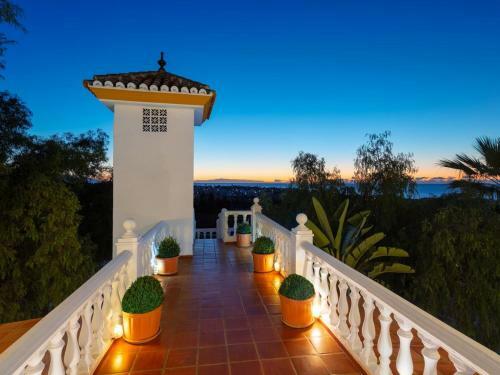 Fuengirola Villa Sleeps 14 With Pool Air Con And Wifi