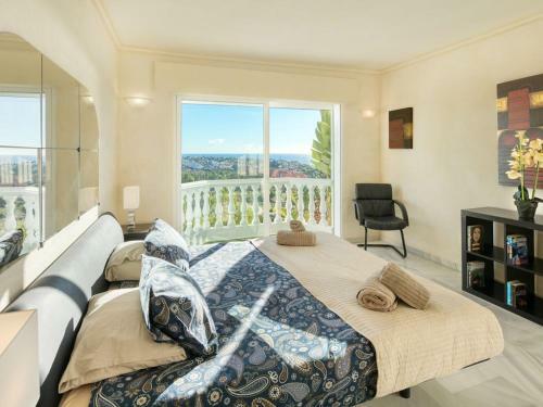 Fuengirola Villa Sleeps 14 With Pool Air Con And Wifi