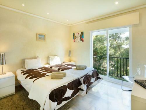 Fuengirola Villa Sleeps 14 With Pool Air Con And Wifi