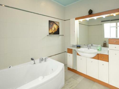 Fuengirola Villa Sleeps 14 With Pool Air Con And Wifi