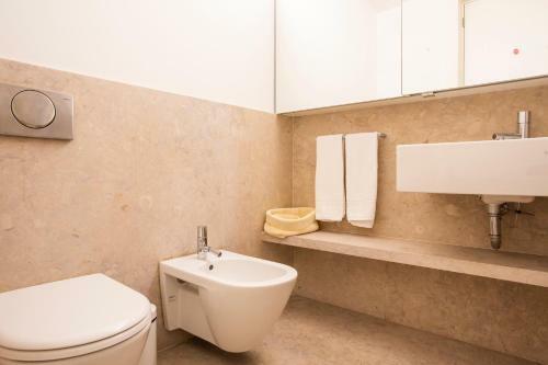 Lisbon Inside Connect - Santa Catarina Apartments