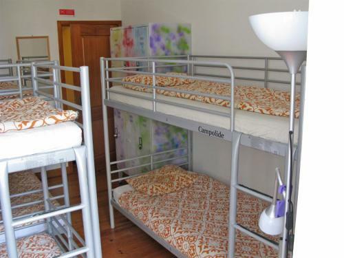 Johnies Place Lisbon Hostel