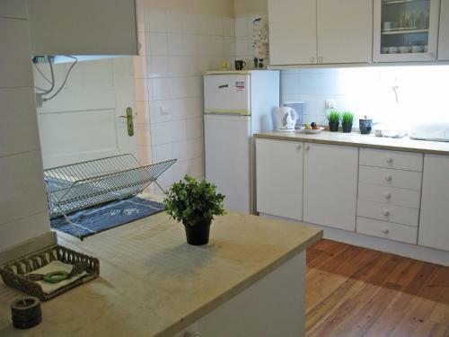 Johnies Place Lisbon Hostel