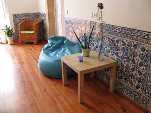 Johnies Place Lisbon Hostel