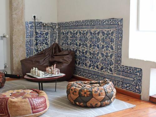 Johnies Place Lisbon Hostel