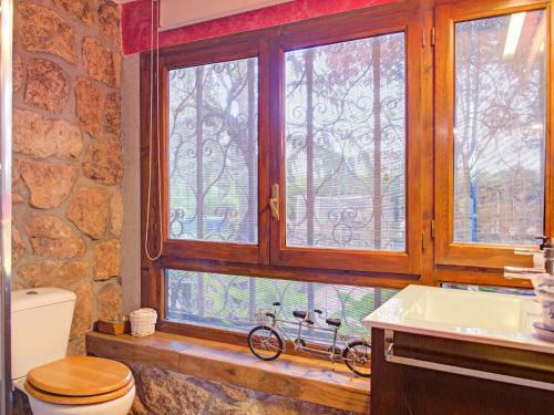 Rustic Apartment With Garden, Swimming Pool And Spa In Galapagar