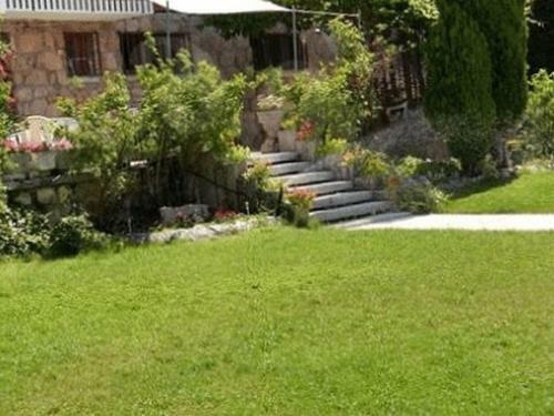 Rustic Apartment With Garden, Swimming Pool And Spa In Galapagar