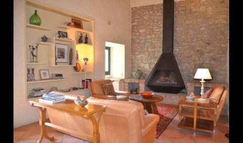 Girona Villa Sleeps 14 With Pool