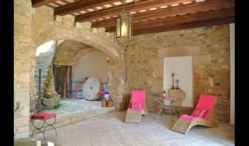 Girona Villa Sleeps 14 With Pool