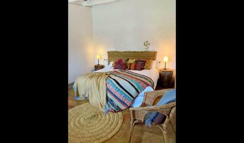 Girona Villa Sleeps 6 With Pool And Air Con