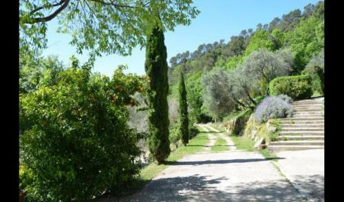 Girona Villa Sleeps 4 With Pool And Air Con