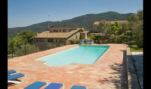 Girona Villa Sleeps 4 With Pool And Air Con