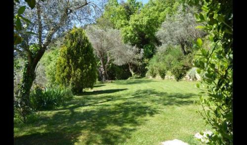 Girona Villa Sleeps 4 With Pool And Air Con