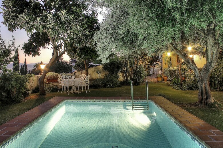 Apartamento 2.5 Million Villa. Magical Sunset. Super Close To Everything. 5br, 4ba, Pool, A/c+heating