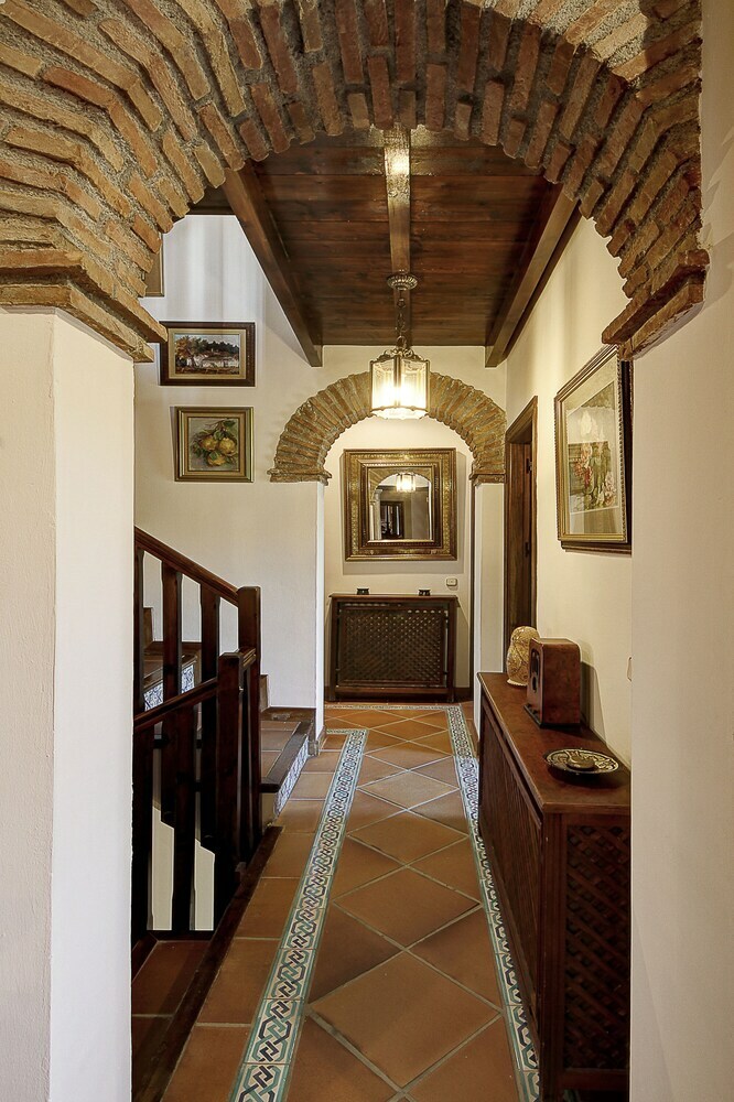 Apartamento 2.5 Million Villa. Magical Sunset. Super Close To Everything. 5br, 4ba, Pool, A/c+heating