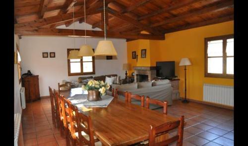 Gironella Villa Sleeps 14 With Pool