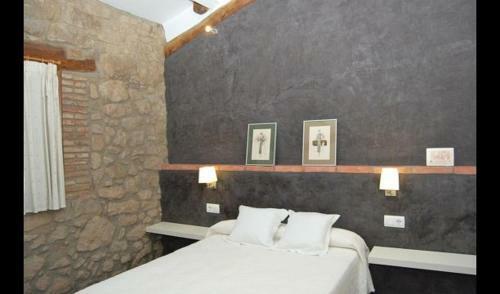 Gironella Villa Sleeps 7 With Pool