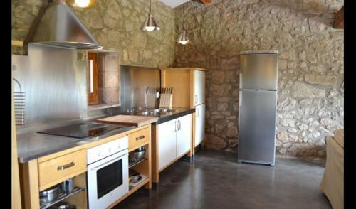 Gironella Villa Sleeps 7 With Pool