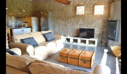 Gironella Villa Sleeps 7 With Pool
