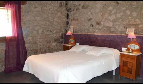 Gironella Villa Sleeps 7 With Pool