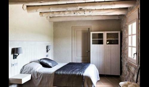 Gironella Villa Sleeps 18 With Pool