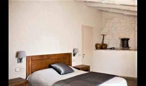 Gironella Villa Sleeps 18 With Pool
